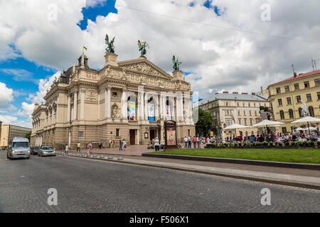 LVIV, UKRAINE - 29 Juni: Solomiya Krushelnytska Staatliche Akademische Opern- und Balletttheater (1897-1900) am 29. Juni 2013, Lemberg, Uk Stockfoto