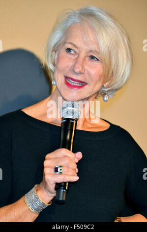 Tokio, Japan. 24. Oktober 2015. Helen Mirren besucht die "Frau in Gold" Bühne Gruß auf dem 28. Tokyo International Film Festival am 24. Oktober 2015 in Tokio, Japan. Bildnachweis: Dpa/Alamy Live-Nachrichten Stockfoto