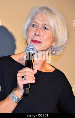 Tokio, Japan. 24. Oktober 2015. Helen Mirren besucht die "Frau in Gold" Bühne Gruß auf dem 28. Tokyo International Film Festival am 24. Oktober 2015 in Tokio, Japan. Bildnachweis: Dpa/Alamy Live-Nachrichten Stockfoto