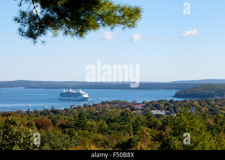 Ein Kreuzfahrtschiff in Bar Harbor, Mount Desert Island, Maine, USA Stockfoto