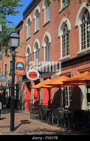 Schöne King Street, in der Altstadt der Stadt Alexandria, Virginia, Vereinigte Staaten von Amerika Stockfoto