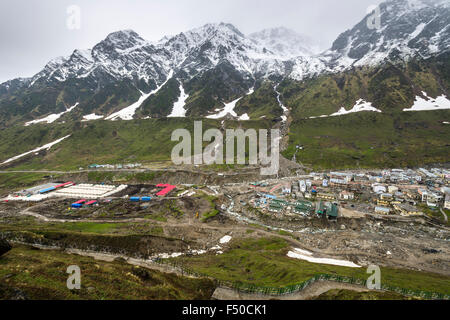 Die kleine Stadt um kedarnath Tempel erhielt völlig von der Flut 2013 zerstörten, Pilger haben nun in Zelten zu übernachten Stockfoto