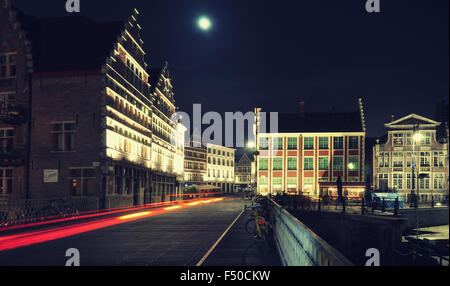 Langzeitbelichtung bei Nacht in Gent Stockfoto