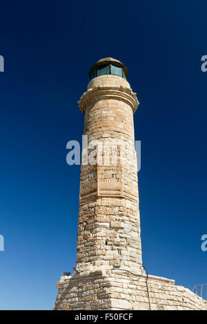 Die ägyptische machte Leuchtturm am venezianischen Hafen von Rethymnon, Kreta, Griechenland. Stockfoto