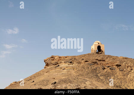 Qubbet el-Hawa-Grab des Windes, der gewölbte muslimischen Schrein in der Adligen Gräber, Aswan, Oberägypten Stockfoto