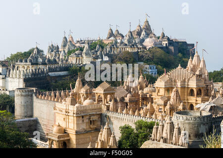 Die heilige Stätte von shatrunjaya enthält mehr als 850 Tempel auf einem Hügel und ist einer der wichtigsten Standorte für jains Pilgrim Stockfoto