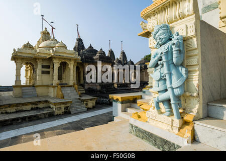 Die heilige Stätte von shatrunjaya enthält mehr als 850 Tempel auf einem Hügel und ist einer der wichtigsten Standorte für jains Pilgrim Stockfoto