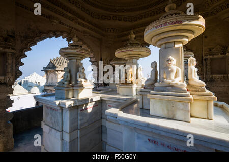 Die heilige Stätte von shatrunjaya enthält mehr als 850 Tempel auf einem Hügel und ist einer der wichtigsten Standorte für jains Pilgrim Stockfoto