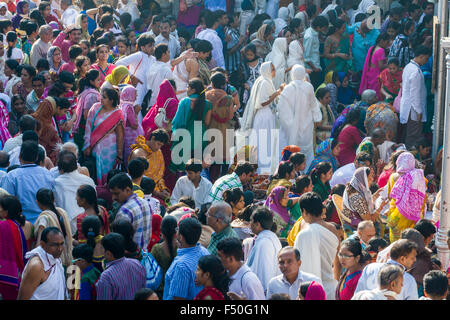 Tausende von Jain Pilger besuchen shatrunjaya Hill, einem der großen pilger Standorte für Jains, am Tag der yatra Meere Stockfoto