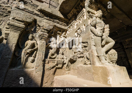 Detail der Höhle 16, der kailashanatha Höhle, in der zum UNESCO-Weltkulturerbe ellora. Alle die Tempel aus dem Vollen geschnitzt werden Stockfoto