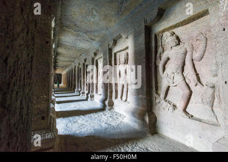 Detail der Höhle 16, der kailashanatha Höhle, in der zum UNESCO-Weltkulturerbe ellora. Alle die Tempel aus dem Vollen geschnitzt werden Stockfoto