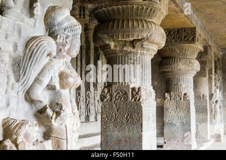 Detail der Höhle 21, dem ramashwara Höhle, in der zum UNESCO-Weltkulturerbe ellora. Alle die Tempel aus massivem ro geschnitzt werden Stockfoto