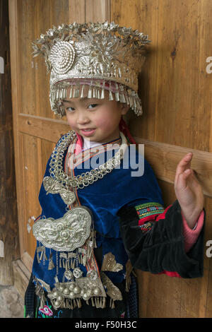 Miao-Mädchen in traditioneller Kleidung 1, Langde Shang Miao Dorf, Guizhou Provinz, China Stockfoto