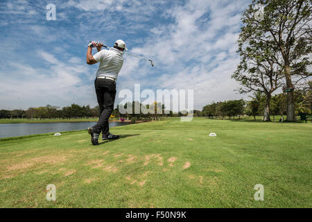 Mitglieder der Karnataka Golf-Verbindung spielen auf dem Golfplatz Stockfoto