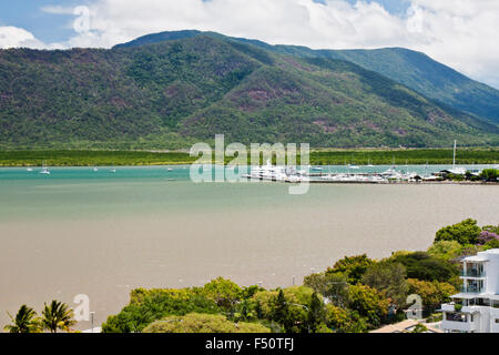 Blick auf tropische Stadt Cairns Australien Stockfoto