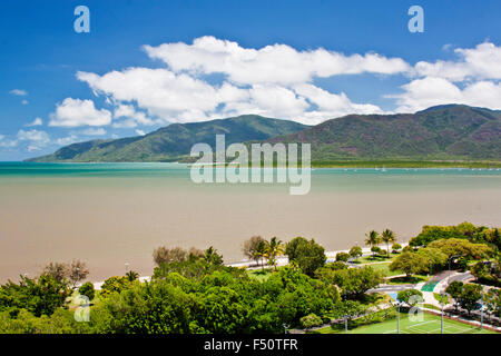 Blick auf die Küste von Trinity Bay Cairns Stockfoto