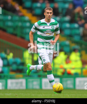 Glasgow, Schottland. 25. Oktober 2015. Scottish Premier League. Celtic gegen Dundee United. Jozo Simunovic Credit: Aktion Plus Sport/Alamy Live-Nachrichten Stockfoto