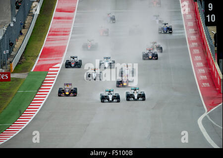 Austin, Texas, USA. 25. Oktober 2015. Start in die Formel 1 United States Grand Prix, Circuit of the Americas. Austin, TX. Mario Cantu/CSM Credit: Cal Sport Media/Alamy Live-Nachrichten Stockfoto