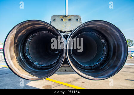 Schlauch Düsen der Jets auf dem Rollfeld geparkt. Stockfoto