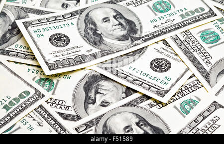 Hundert Dollar Haufen als Hintergrund Stockfoto