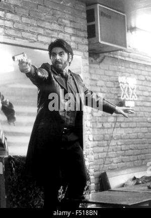 Carlitos Way ist eine 1993 US-amerikanischer Spielfilm unter der Regie von Brian De Palma, basierend auf der Romane Carlito's Way und After Hours von Richter Edwin Torres.  Dieses Foto ist nur zu redaktionellen Zwecken und unterliegen dem Copyright von der Filmgesellschaft und/oder der Fotograf von dem Film oder der Firma zugeordnet und kann nur durch Veröffentlichungen im Zusammenhang mit der Förderung der oben genannten Film reproduziert werden. Eine obligatorische Gutschrift auf die Filmgesellschaft ist erforderlich. Der Fotograf sollte auch angerechnet werden, wenn bekannt. Stockfoto