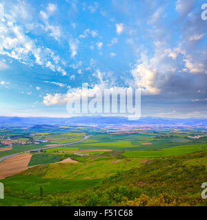 Den Weg des Apostels Jakobus zu verfolgen, zum Alto del Perdon oben in Navarra-Spanien Stockfoto