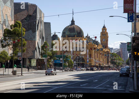 Der Bahnhof Flinders Street, Melbourne, Australien. Stockfoto