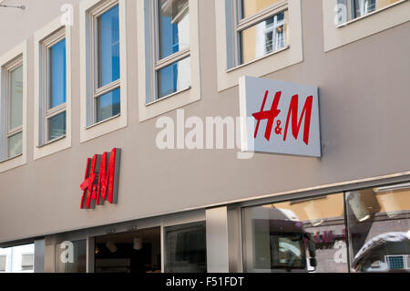 Fotografiert in Lienz, Tirol, Österreich, in der Fußgängerzone und Einkaufsmeile Hauptstraße Stockfoto