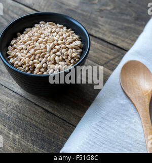 Weizenkorn in der Zusammensetzung mit Kochen Artikel Stockfoto