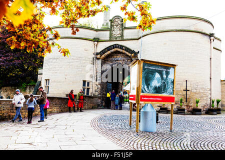 Nottingham Castle äußere Tor Torhaus Außenfassade Hauseingang Touristenattraktion der Stadt UK England Nottinghamshire Stockfoto