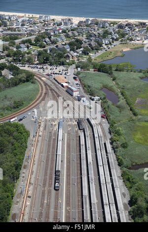 Luftaufnahme von New Jersey Transit-Züge am Bay Head, New Jersey Stockfoto