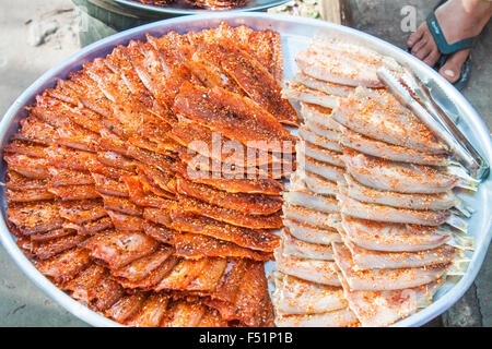 Viele erfahrene, marinierter Fisch, auf einem Markt in Phu Quoc, Vietnam Stockfoto