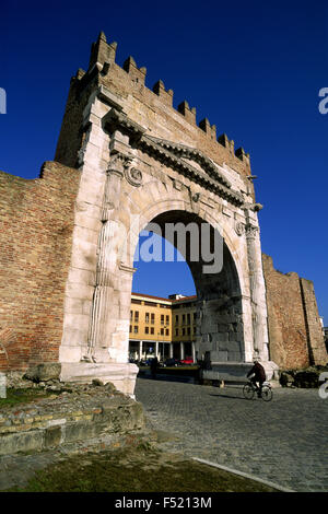 Italien, Emilia Romagna, Rimini, Augustus Arch Stockfoto