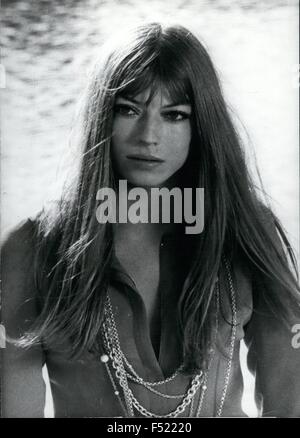 8. Februar 1971 - Katja Ebstein stellt wieder der Bundesrepublik Deutschland bei der '' Grand Prlx Eurovision De La Chanson 1971'' In Dublin - '' ein Lied für Dublin'' ist ein Programm auf der Sendung, in der die deutsche Sängerin Katja Ebstein 6 neue Songs präsentieren wird. Dann wählt eine Jury aus 10 Personen diesen Titel, mit der die Bundesrepublik in diesem Jahr '' Grand Prix Eurovision De La Chanson"in Dublin teilnehmen werden. Es ist bereits entschieden worden, dass Katja Ebstein (Foto), die einen dritten Platz letztes Jahr in Amsterdam bekam als deutsche Sänger teilnehmen wird. Keystone Foto, 8. Februar 1971 (Credi Stockfoto