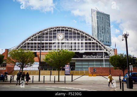 Manchester zentrale Convention Complex ehemaligen Bahnhof einmal genannt G-Mex stillgelegten ehemaligen einst als alten umgebauten refurb Stockfoto