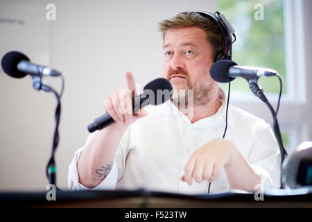 Sonntag Tag der offenen Tür am Manchester Central Library Guy Garvey vom Ellenbogen präsentiert seine BBC 6 Music Show live aus der Galerie Bildern Stockfoto