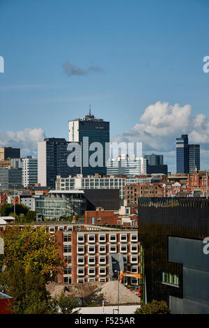 Skyline von Manchester erschossen von der Universität Oxford Road City Tower Dächer GUS Architekten Eigenschaft Eigenschaften Gebäude coop Stockfoto