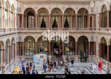 Der Durbar Court im United Kingdom Foreign and Commonwealth Office, Westminster, London, UK Stockfoto