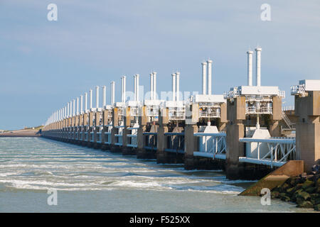 Das Sturmflutwehr Oosterschelde oder Oosterscheldekering in Zeeland, Niederlande.  Dies ist das größte Delta-Werk von Stockfoto