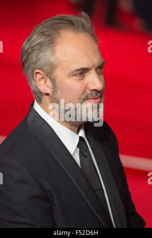 London, UK. 26. Oktober 2015. Regisseur Sam Mendes. CTBF Royal Film Performance, Welt-Premiere des neuen James Bond film "Spectre" in der Royal Albert Hall. Bildnachweis: Lebendige Bilder/Alamy Live-Nachrichten Stockfoto