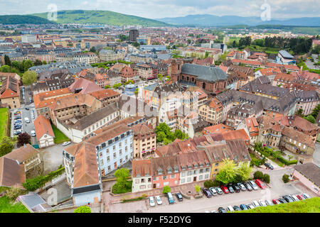 Überblick über die Altstadt und Kathedrale von Sankt Christoph, betrachtet von Zitadelle Belfort City, Franche-Comté, Frankreich, Europa Stockfoto