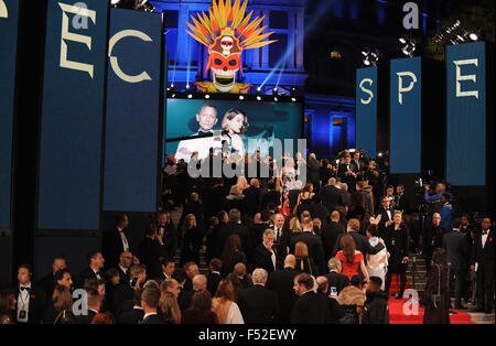 London, Vereinigtes Königreich. 26. Oktober 2015. Atmosphäre bei der königlichen Weltpremiere von "Spectre" in der Royal Albert Hall. Bildnachweis: Ferdaus Shamim/ZUMA Draht/Alamy Live-Nachrichten Stockfoto