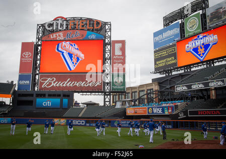 New York, New York, USA. 24. Oktober 2015. NY Mets Praxis bei Citi Field, Samstag, 24. Oktober 2015. © Bryan Smith/ZUMA Draht/Alamy Live-Nachrichten Stockfoto