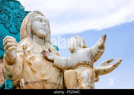 Mirador de La Jungfrau eindrucksvolles Monument in Banos Ecuador Stockfoto