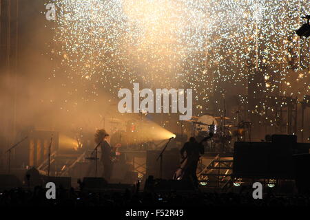 Mumford &amp; Sons durchführen in Coney Island für Sommerkonzert Stockfoto