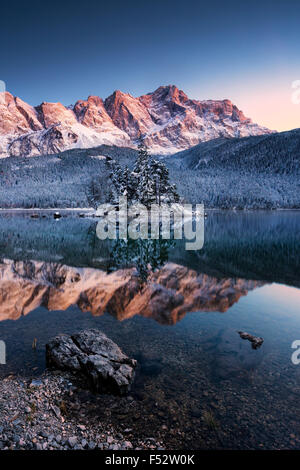 Winter, Atmosphäre, Zugspitze, Eibsee, Alpen, Wasser, See, Insel, Schnee, Licht Stockfoto