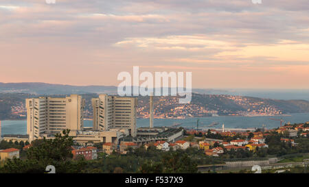 Sonnenaufgang am Krankenhaus von Triest, Italien Stockfoto