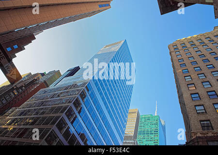 Silhouetten von modernen Wolkenkratzern in Lower Manhattan, einschließlich der Freedom Tower, New York City, USA Stockfoto