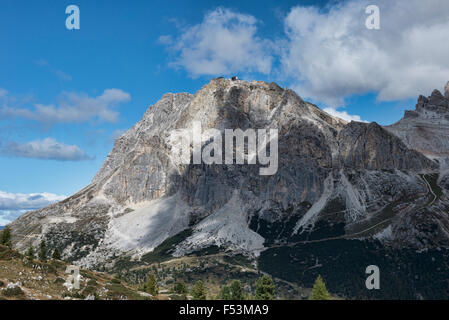 Blick auf die Lagazuoi-Hütte vom Nuvolau, Dolomiten, Belluno, Italien Stockfoto