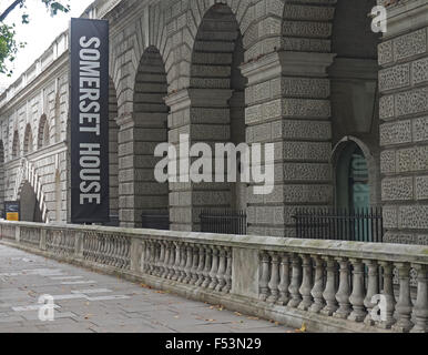 Somerset House, Eingang Embankment, London, England Stockfoto